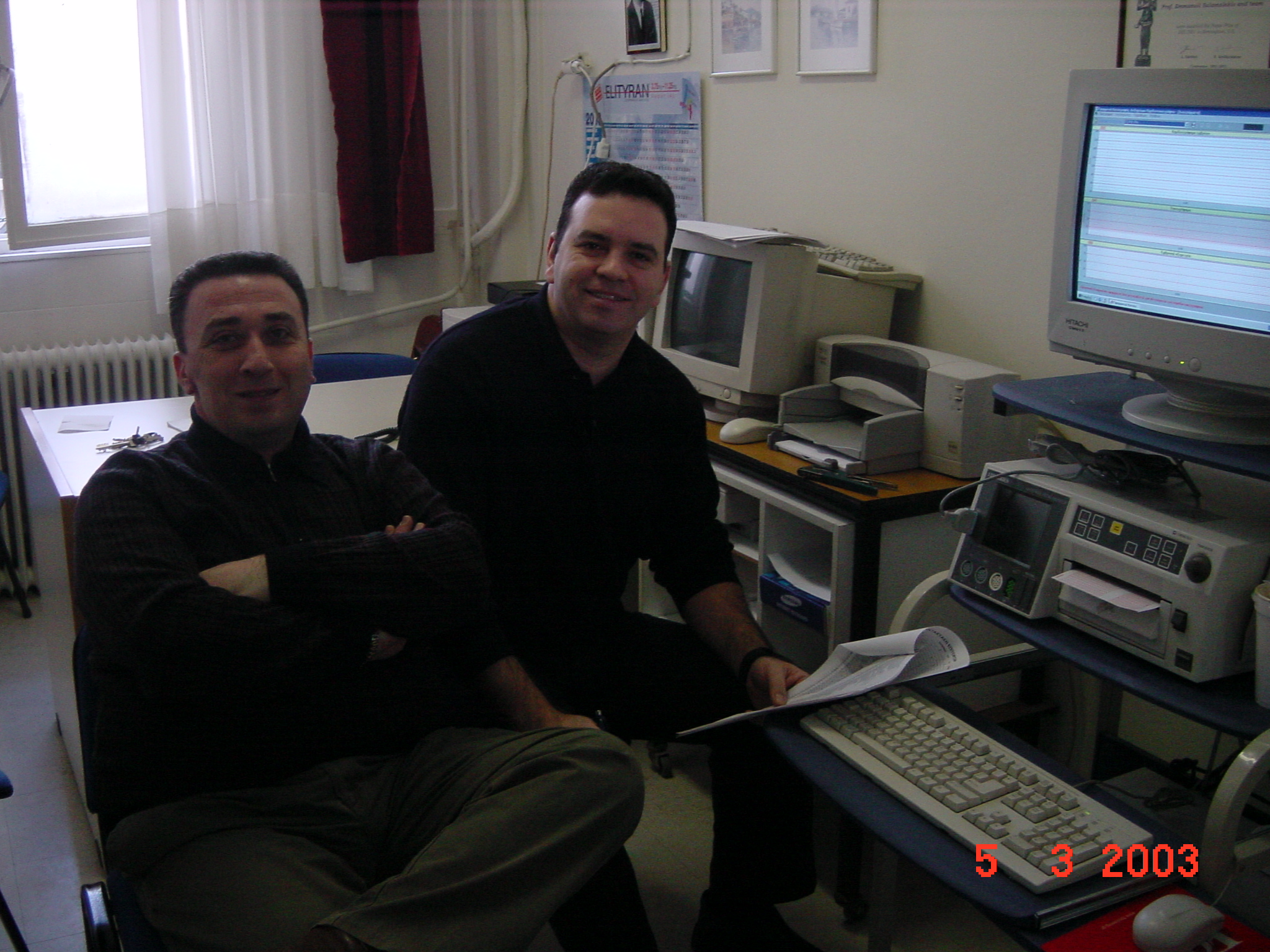 Με τον καλό συνάδελφο Ιωάννη Σαλλούμ, στο πρότυπο σύστημα επιτήρησης του εμβρύου, Αρεταίειο Νοσοκομείο, 2003