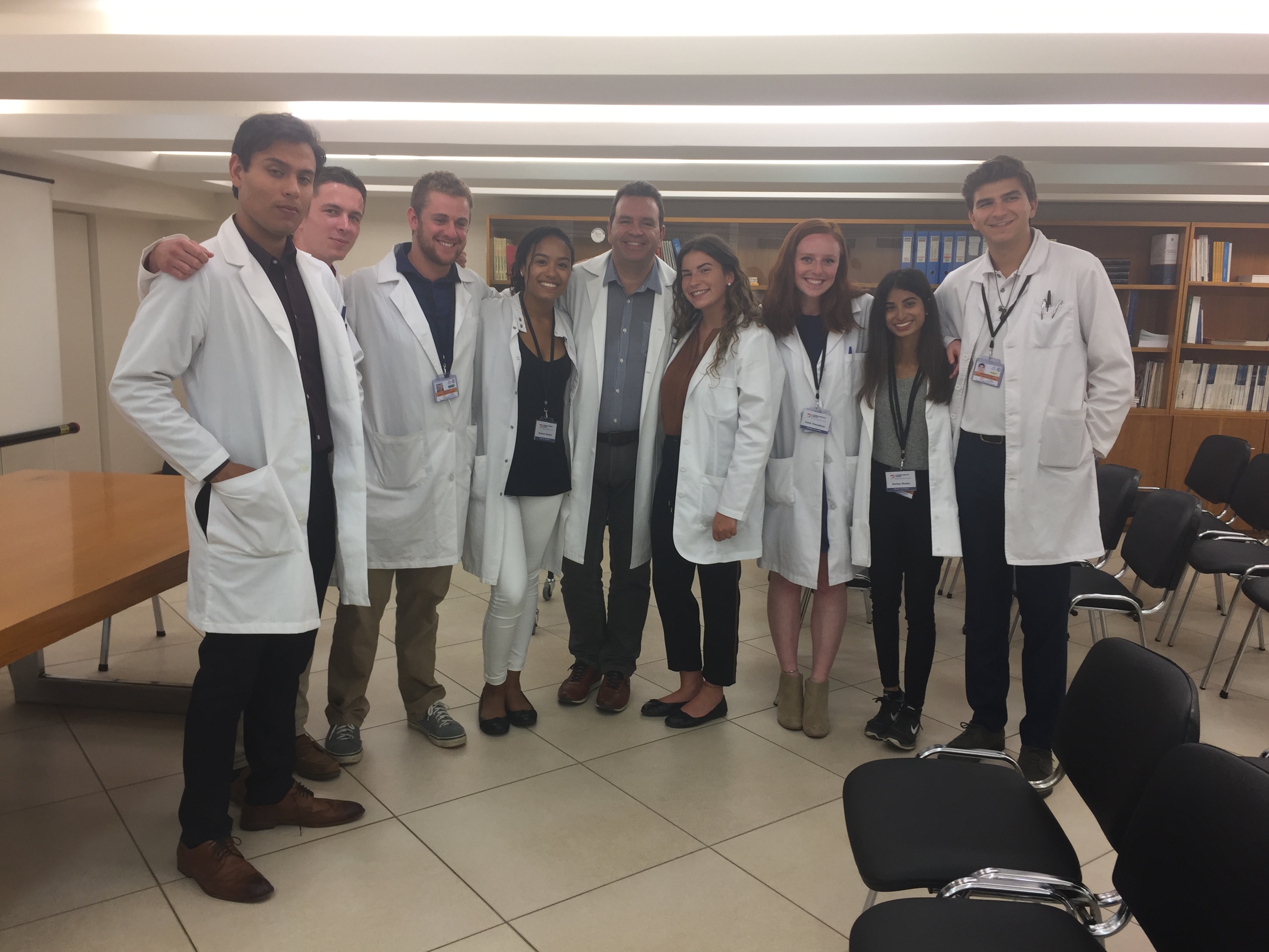 Με Premed φοιτητές από τις Ηνωμένες Πολιτείες, στο πλαίσιο της συνεργασίας του μαιευτηρίου ΓΑΙΑ με το project Atlantis (Clinical Shadowing), Ιατρικό Αθηνών, 2017